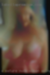 a mature nude woman swingers