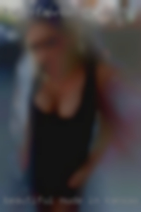 beautiful nude in Kansas mature couples