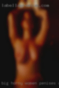 big horny women penises at swingers club big horny women penises at swingers club