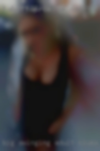 big swinging adult clubs couples