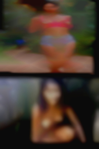 nude and horny ebony women women showing their pussy